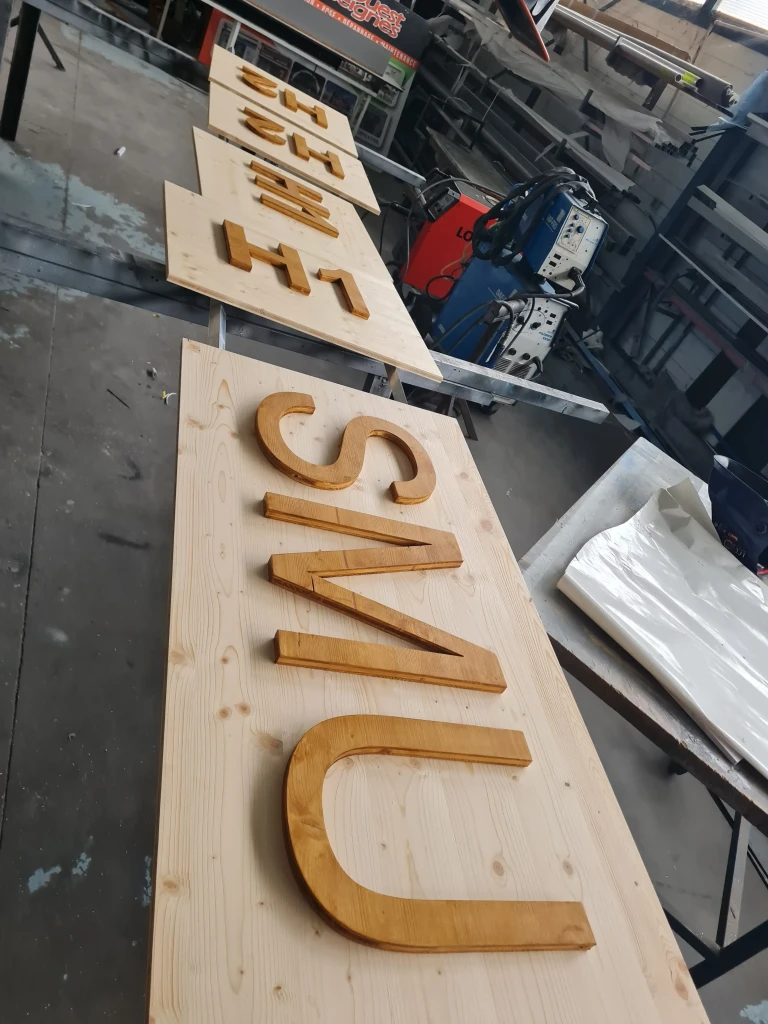 lettres bois Toulouse